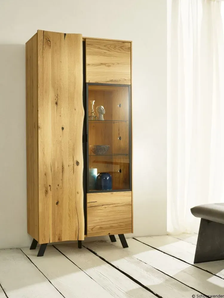 Vitrine aus Wildeiche von Schösswender