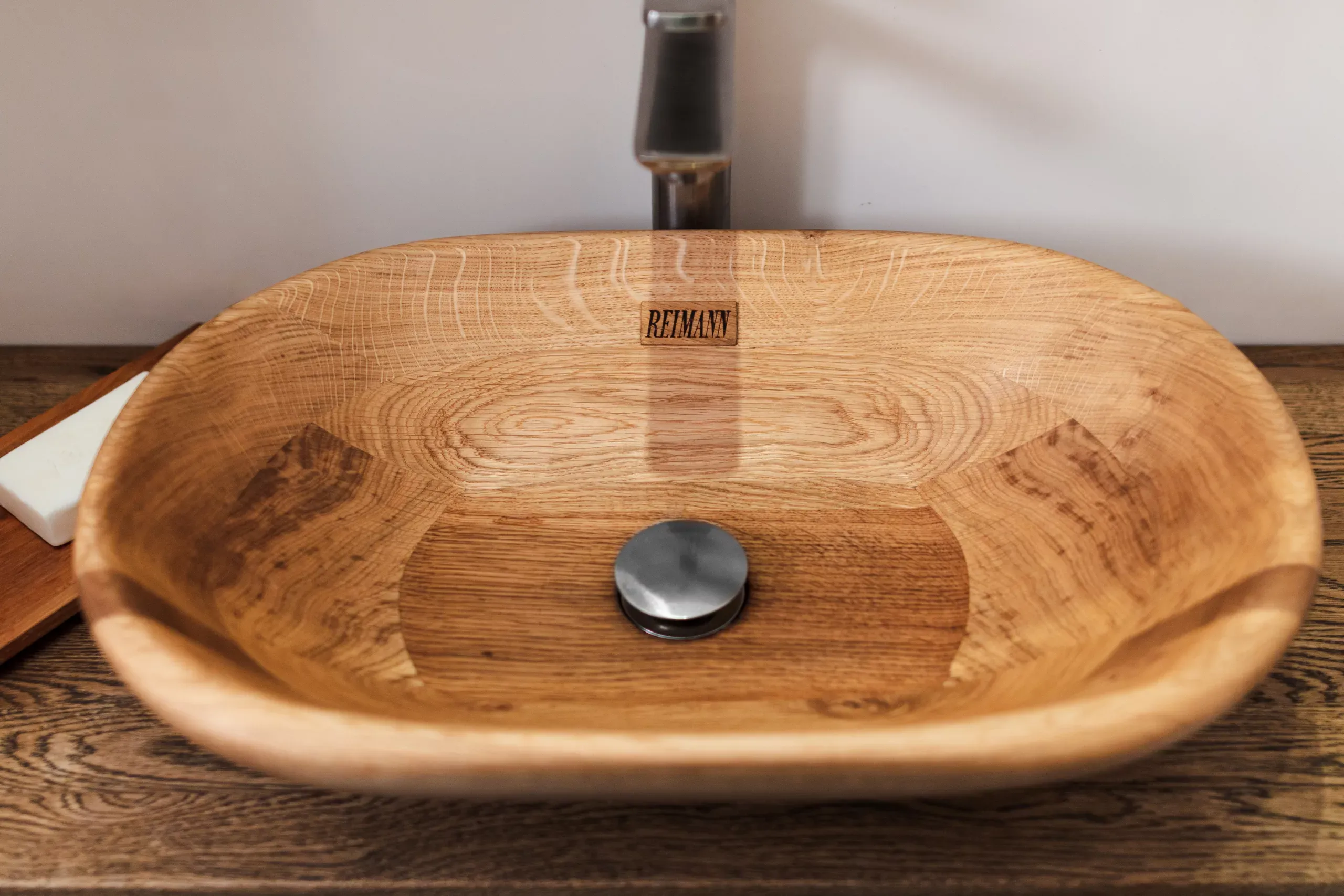Massivholz-Waschtisch von Reimann Holzdesign